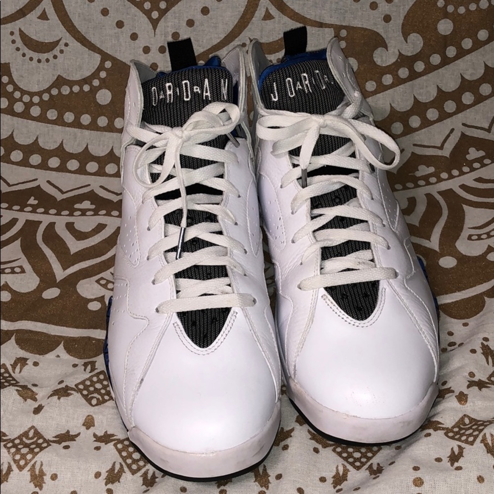 JORDAN 7’S - Picture 2 of 5
